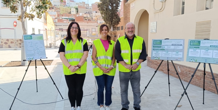 D'esquerra a dreta, la tinenta d'alcaldessa Mar Molina, l'alcaldessa Marta Farrés i el regidor Manuel Robles | Pere Gallifa